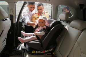 Cục CSGT nói về đề xuất "xe khách, taxi không cần lắp ghế trẻ em"