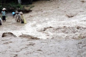 Dự báo thời tiết ngày 25/8: Ảnh hưởng hoàn lưu áp thấp nhiệt đới, Bắc Bộ tiếp tục mưa lớn