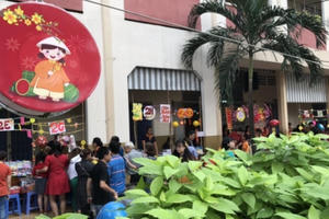 TP HCM: Tưng bừng Hội chợ Xuân tại trường Tiểu học Nguyễn Thái Sơn