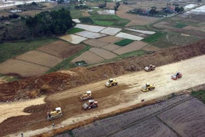 Hoàn thành thỏa thuận thiết kế cao tốc Bắc-Nam trước ngày 10/3