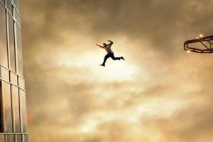 “Tòa Tháp Chọc Trời” bất ngờ vượt lên đứng đầu phòng vé Việt Nam