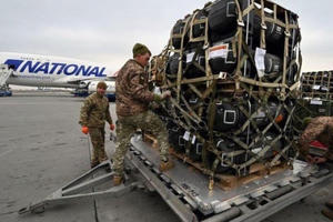NATO đồng ý cấp vũ khí hạng nặng cho Ukraine