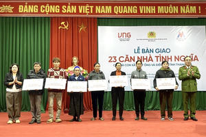 Trao tặng 23 căn nhà tình nghĩa cho các gia đình có hoàn cảnh đặc biệt khó khăn tại Thanh Hóa