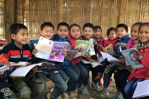 Phấn đấu đến năm 2030, toàn bộ trẻ em mầm non nơi khó khăn được chăm sóc, giáo dục phù hợp với điều kiện Phấn đấu đến năm 2030, toàn bộ trẻ em mầm non nơi khó khăn được chăm sóc, giáo dục phù hợp với điều kiện