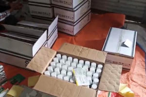 An Giang: Phát hiện 2 đối tượng nghi vấn làm giả nhãn hiệu xuất xứ thuốc bảo vệ thực vật