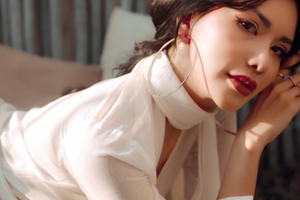 Hoa hậu Loan Vương sang Singapore dự triển lãm du thuyền 2019