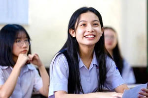 Tuyển sinh lớp 10 Hà Nội: Sẽ không còn cảnh phụ huynh xếp hàng nộp hồ sơ