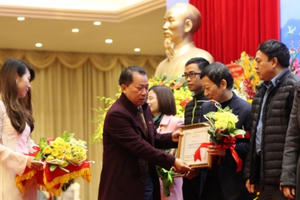 Báo PLVN triển khai đề án "Chung tay xóa nghèo pháp luật"