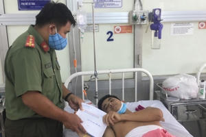 Trao tặng 65 triệu đồng cho chiến sỹ Công an tỉnh Đồng Nai bị trọng thương khi làm nhiệm vụ