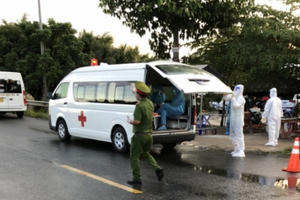 Phát hiện nhóm người giả đeo khăn tang đi từ vùng dịch TP Hồ Chí Minh về Hậu Giang