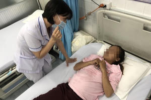 Giải cứu người phụ nữ mang thai định nhảy cầu tự tử