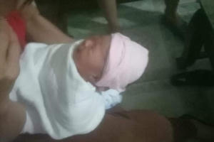 Quảng Ninh: Nghi vấn bố ngáo đá mang con 4 ngày tuổi bỏ rơi bên rãnh nước