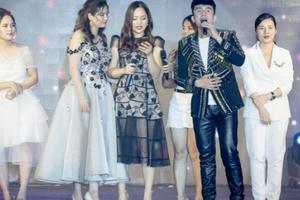 Đan Trường và "Nàng dâu order" Lan Phương song ca cực ngọt "Chim trắng mồ côi"