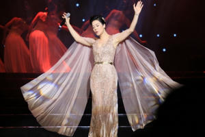 Thu Phương gây bất ngờ khi “cưa sừng” hát những bài teen Thu Phương gây bất ngờ khi “cưa sừng” hát những bài teen