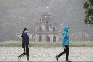 Thủ đô Hà Nội trưa chiều giảm mây, hửng nắng trong ngày cuối năm