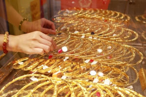 Tin kinh tế 7AM: Vàng đứng trước nguy cơ giảm sâu; Xuất khẩu cá ngừ sang EU, Trung Quốc giảm