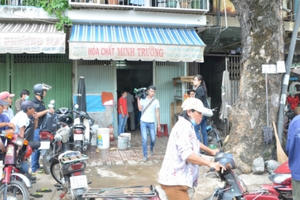 TP HCM: Axit phát nổ tại chợ Kim Biên, 5 người nhập viện