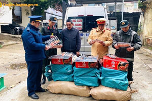 Lạng Sơn: Phát hiện, bắt giữ vụ vận chuyển 270 kg xúc xích không rõ nguồn gốc
