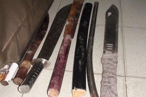 Video: Hai băng nhóm chém nhau loạn xạ ngay trên phố tại Đồng Nai