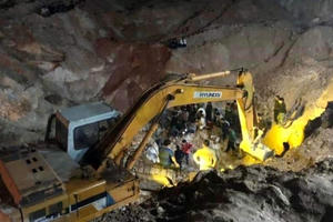 Phú Thọ: Chủ tịch huyện Thanh Sơn nói gì về vụ thợ lái máy khai thác đất tử vong