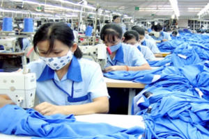 Điểm báo ngày 25/7/2017: Không để người lao động nhận mức lương "teo tóp"