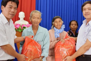 Hành trình mang Tết ấm đến với người nghèo