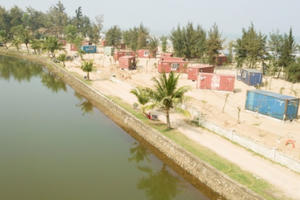 Cận cảnh "ma trận" container được lắp trái phép trong rừng phòng hộ