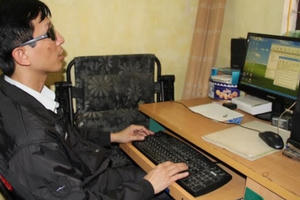 Nể phục chàng trai khiếm thị chụp được ảnh đăng báo