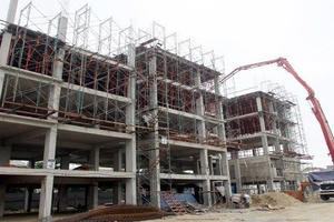 Quản lý nhà nước: Siết chặt hay buông lỏng?