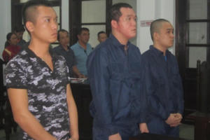 Xử nhóm đối tượng chuyên đốt nhà, đốt xe người khác