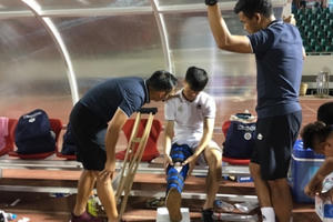 Tuyển Việt Nam: Thầy Park hết... son, vượt khó cách nào đây