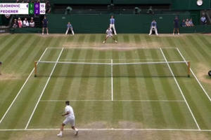 Clip highlights chung kết Wimbledon: Thắng kịch tính Federer, Djokovic giành danh hiệu Grand Slam thứ 16