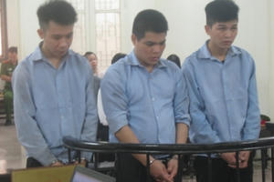 Sát thủ 17 tuổi giết người khi uống cạn cốc bia