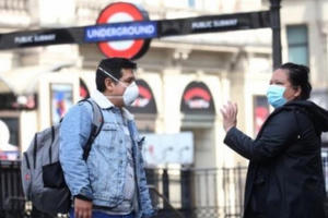 Dịch Covid-19 sáng ngày 24/1: Pháp đề xuất kéo dài thời gian giữa hai mũi tiêm vaccine ngừa Covid-19