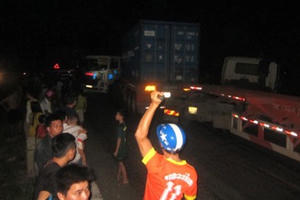 Thanh Hóa: 4 xe đầu kéo tông liên hoàn, đường Hồ Chí Minh ùn tắc cục bộ