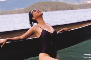 MC Nguyễn Cao Kỳ Duyên thả dáng với áo tắm nuột nà khó cưỡng