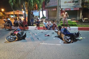 Bạc Liêu: Va chạm xe máy, ba người bị thương nặng