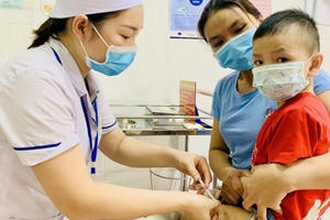 Khắc phục tình trạng thiếu vaccine trong tiêm chủng mở rộng