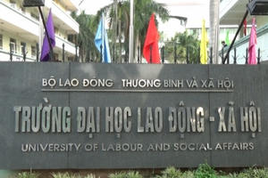 Đại học Lao động Xã hội “quên thu” hàng tỷ đồng tiền học phí? Đại học Lao động Xã hội “quên thu” hàng tỷ đồng tiền học phí?