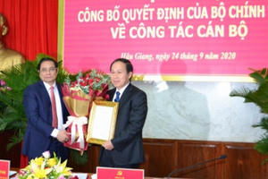 Ông Lê Tiến Châu nhận quyết định làm Bí thư tỉnh ủy Hậu Giang