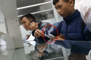 Tổng cục Hải quan yêu cầu đình chỉ cán bộ Hải quan Hải Phòng đòi phí "bôi trơn"