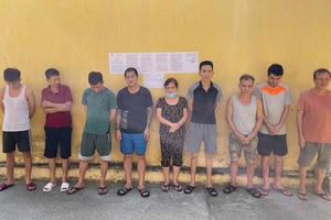 Vẫn còn tồn tại nhiều “sới bạc” giữa cao điểm dịch bệnh