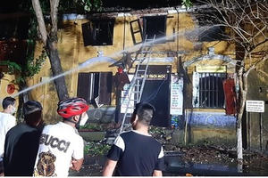 Lửa bất ngờ bốc cháy tại căn nhà cổ ở Hội An