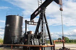 Giá xăng dầu tiếp đà lao dốc, về mức thấp nhất 6 tháng qua