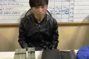 Sơn La: Tóm gọn cán bộ trạm y tế vận chuyển thuê 5 bánh heroin