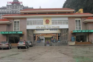 Hơn 1.000 xe nông sản chưa thể thông quan