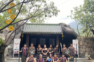 Giới thiệu văn hóa Cơ Tu tại Khu du lịch Núi Thần Tài Đà Nẵng