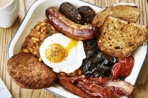 5 món ăn bị WHO xếp hạng "danh sách đen" khiến bạn giật mình