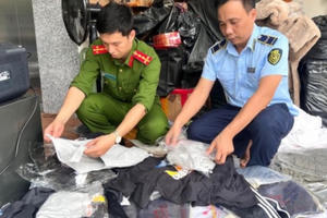 Phát hiện kho hàng lớn có dấu hiệu giả nhiều nhãn hiệu nổi tiếng