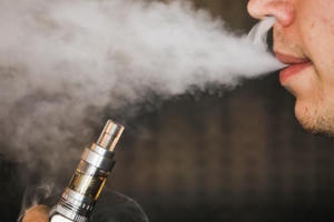 Mỹ tăng cường giám sát thuốc lá điện tử